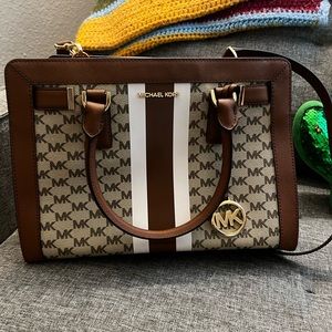 Michael Kors medium tote with strap